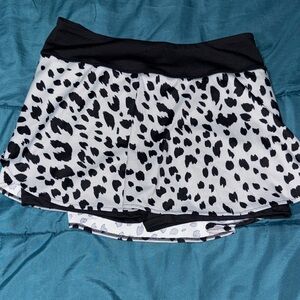Nicole Miller - Women's Black & White Animal Print Skirt. W/ built in tights